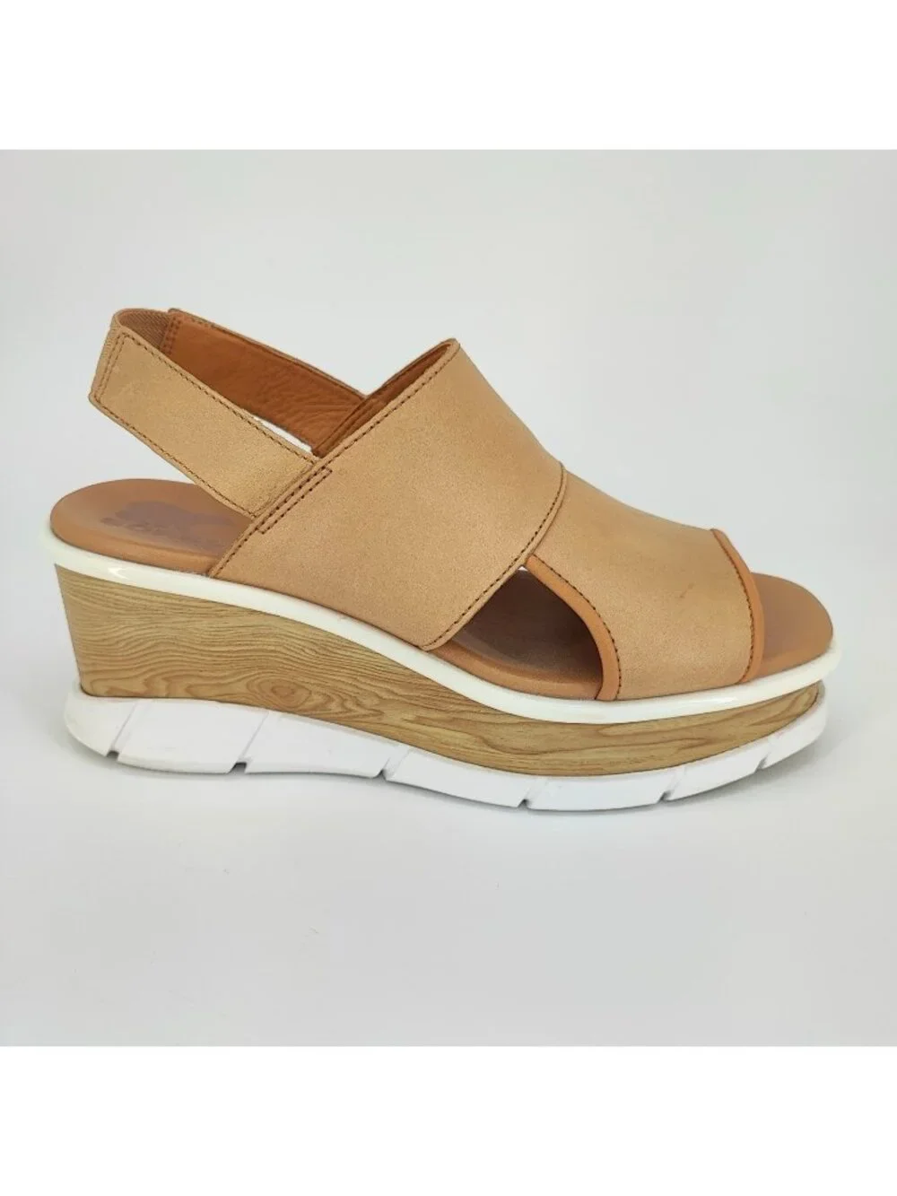 Sorel Joanie III Women’s 9 US Sandals Slingback Wedge Leather Beige NL4685